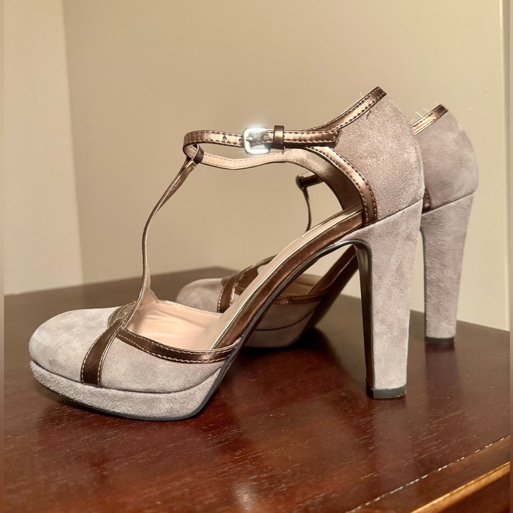 As New: Tahari Platform Heels - Picture 7 of 12